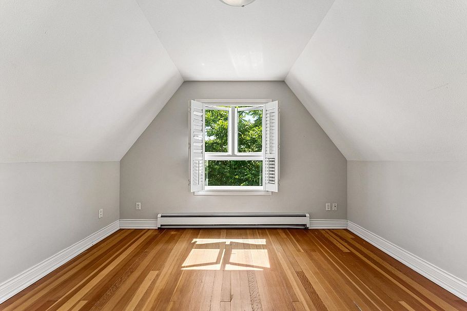 408 E 2nd Street North Vancouver, BC - 24