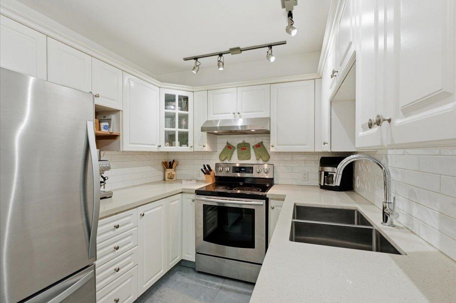 112 155 E 3rd Street North Vancouver, BC - 19