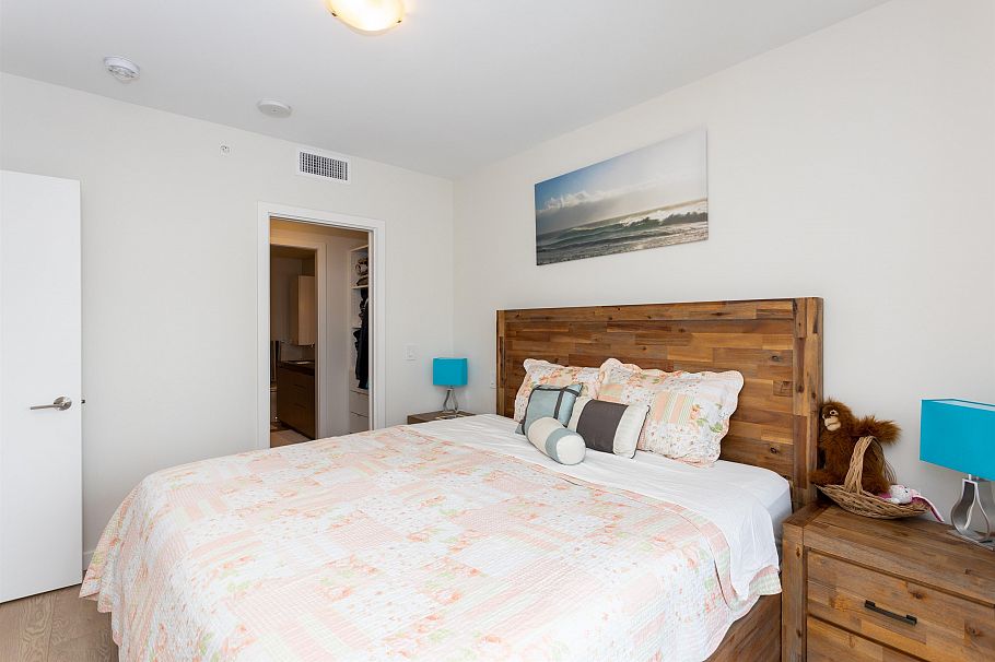 707 112 E 13th Street North Vancouver, BC - 11