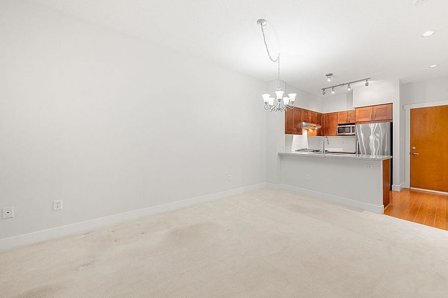 419 1111 E 27th Street North Vancouver, BC - 16