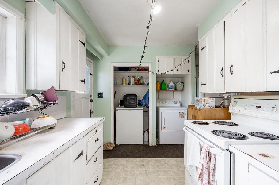 4413 W 13 Avenue Vancouver, BC - 11