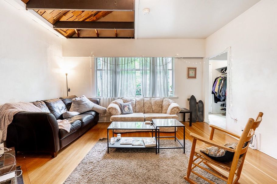 4413 W 13 Avenue Vancouver, BC - 3