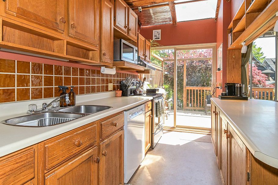 3422 - 3424 W 2nd Avenue Vancouver, BC - 8