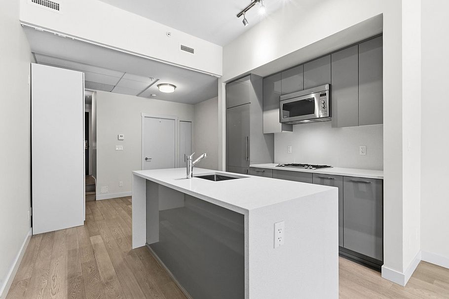 104 4488 Cambie Street Vancouver, BC - 5