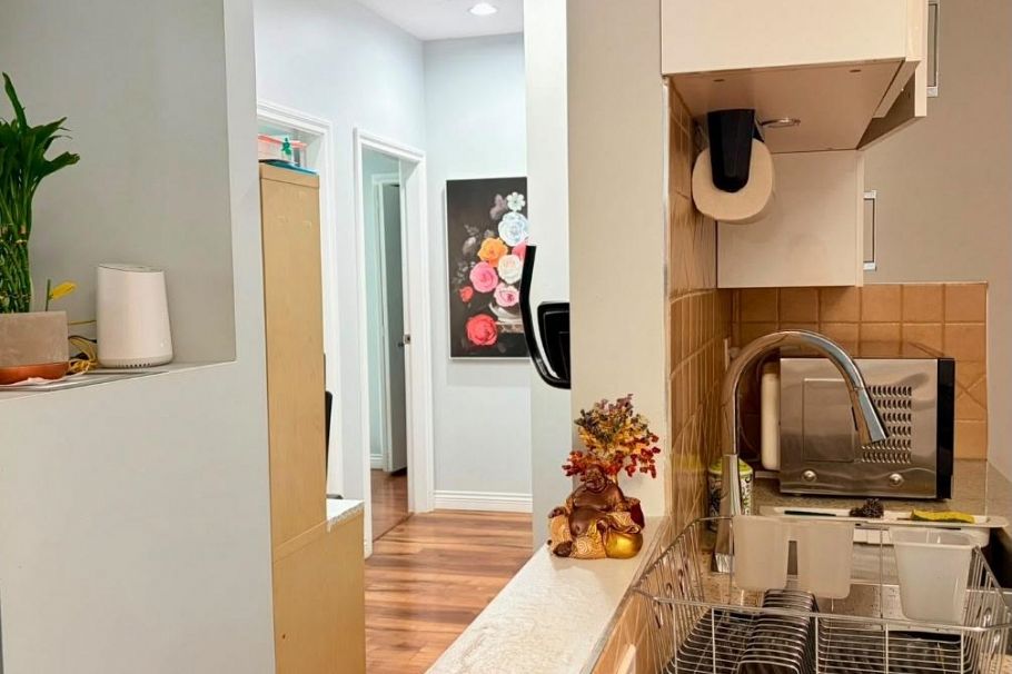 203 6460 Main Street Vancouver, BC - 2