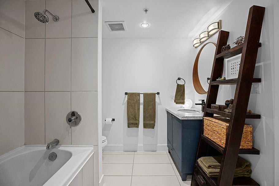 603 160 W 3rd Street North Vancouver, BC - 20