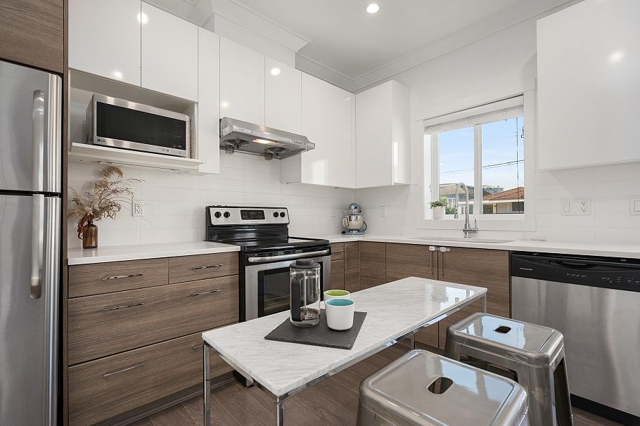 2275 E 34th Avenue Vancouver, BC - 2
