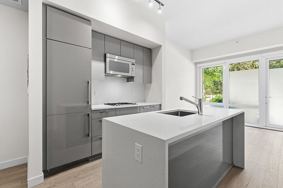104 4488 Cambie Street Vancouver, BC - 1