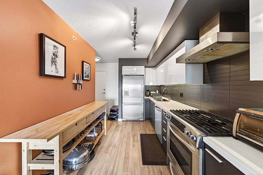 2888 E 2nd Avenue Vancouver, BC - 8
