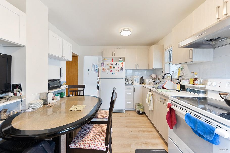3185 E 16th Avenue Vancouver, BC - 9