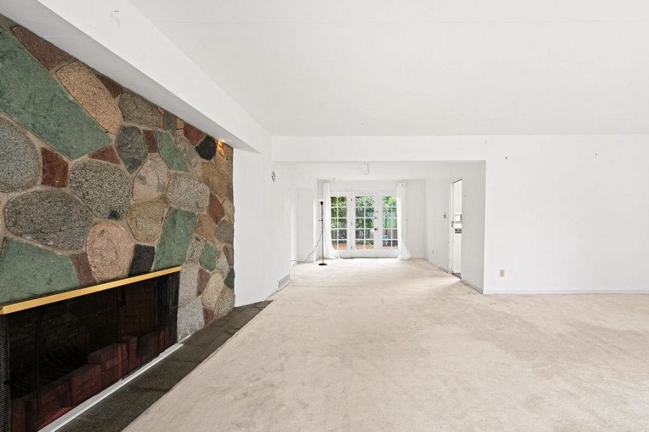 1042 W 48th Avenue Vancouver, BC - 4