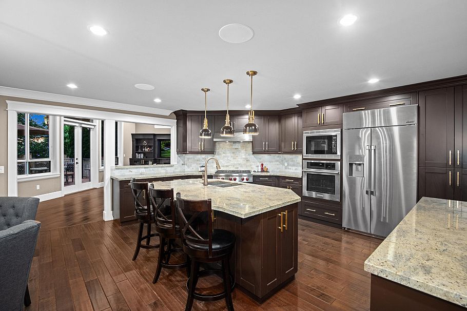 673 Sylvan Avenue North Vancouver, BC - 11