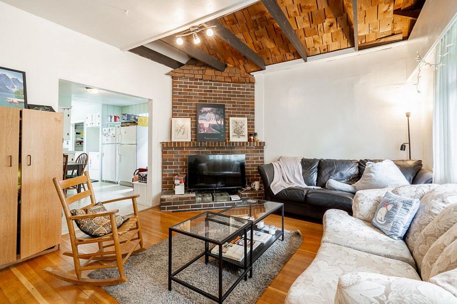 4413 W 13 Avenue Vancouver, BC - 2