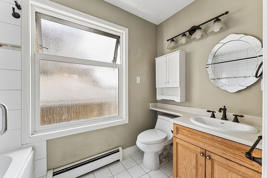 408 E 2nd Street North Vancouver, BC - 25