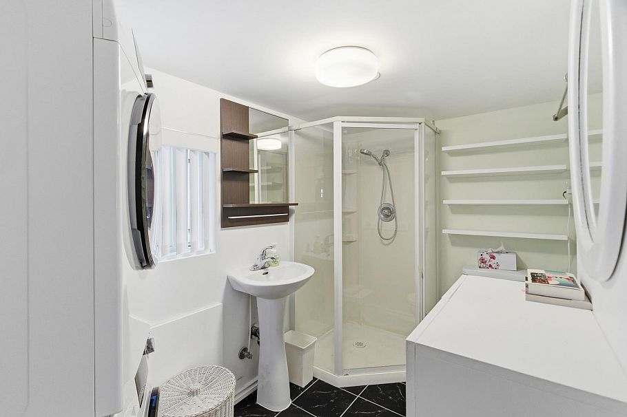 219 E 38th Avenue Vancouver, BC - 20