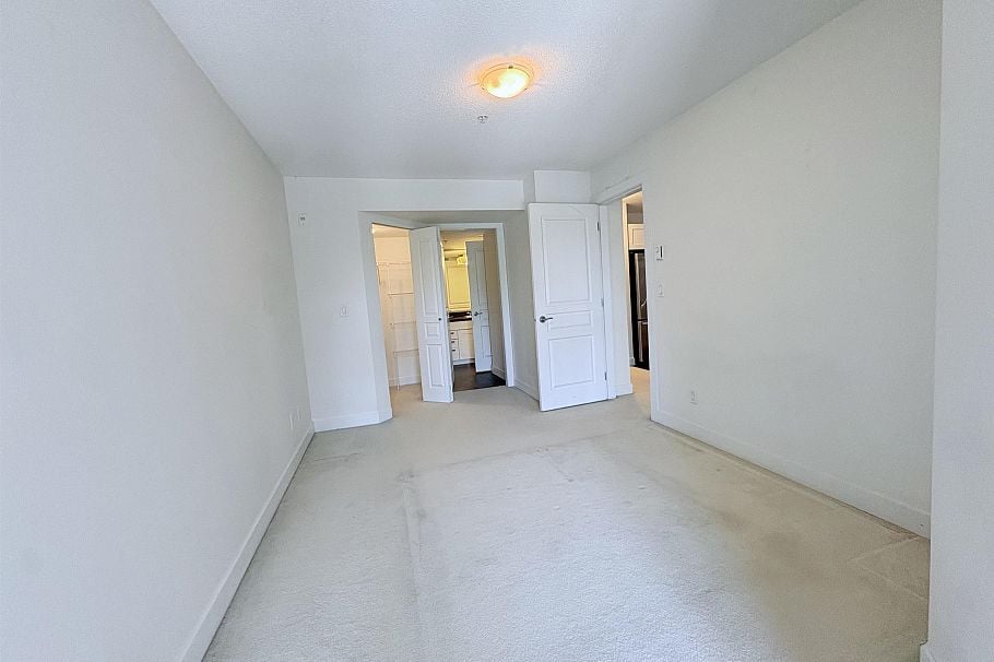 305 4550 Fraser Street Vancouver, BC - 9