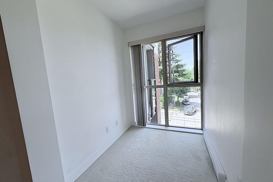 305 4550 Fraser Street Vancouver, BC - 12