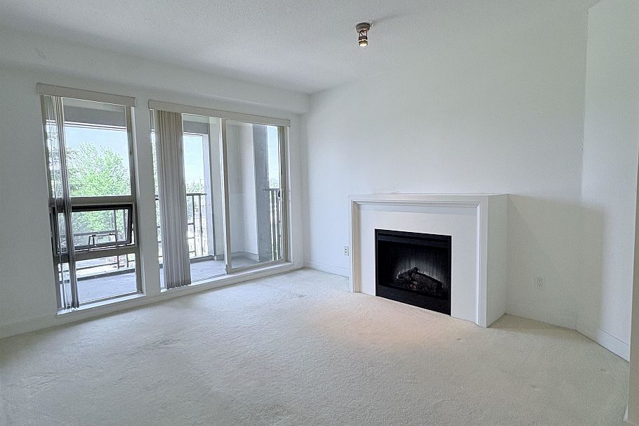 305 4550 Fraser Street Vancouver, BC - 7