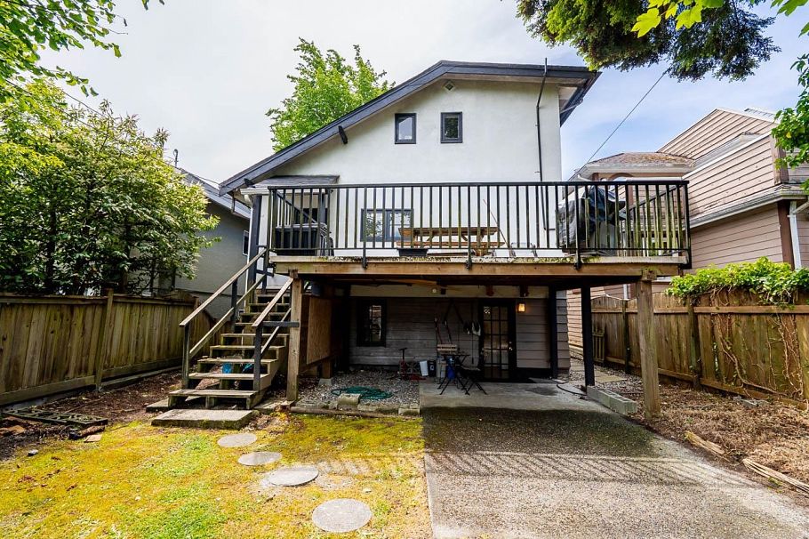 4413 W 13 Avenue Vancouver, BC - 36