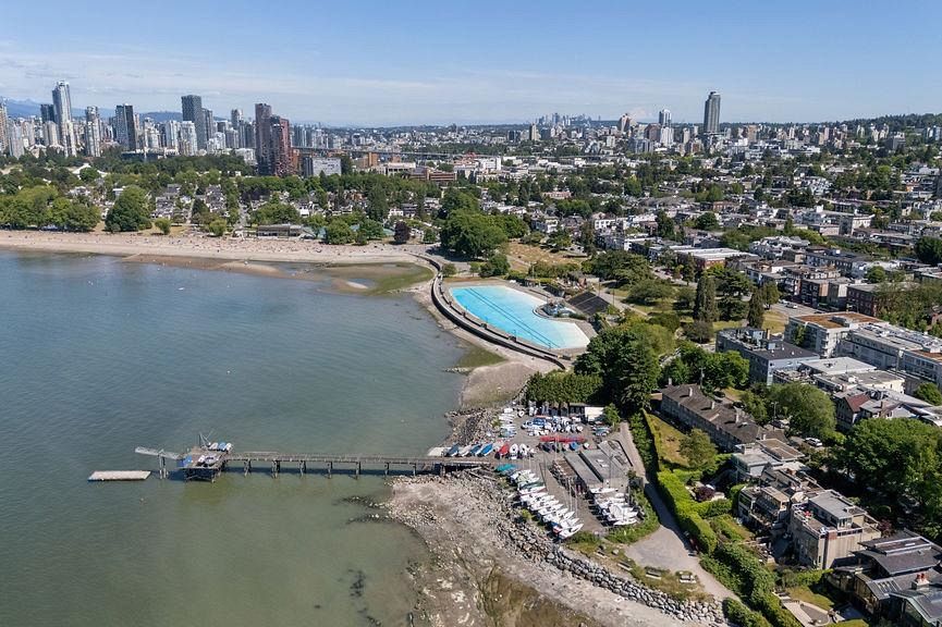 207 2494 Cornwall Avenue Vancouver, BC - 17