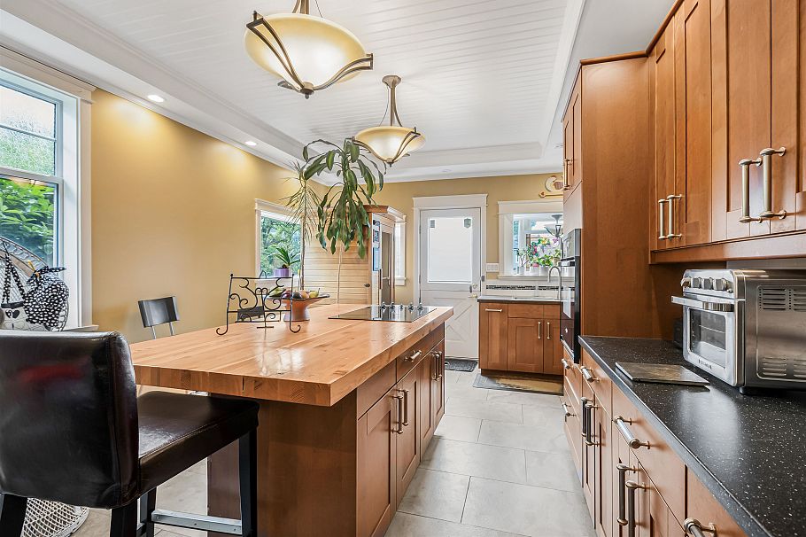 3732 W 2nd Avenue Vancouver, BC - 10