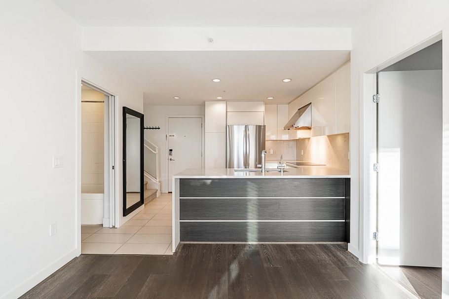 PH1 6033 Gray Avenue Vancouver, BC - 11