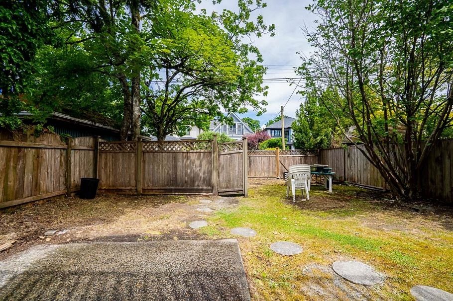4413 W 13 Avenue Vancouver, BC - 33