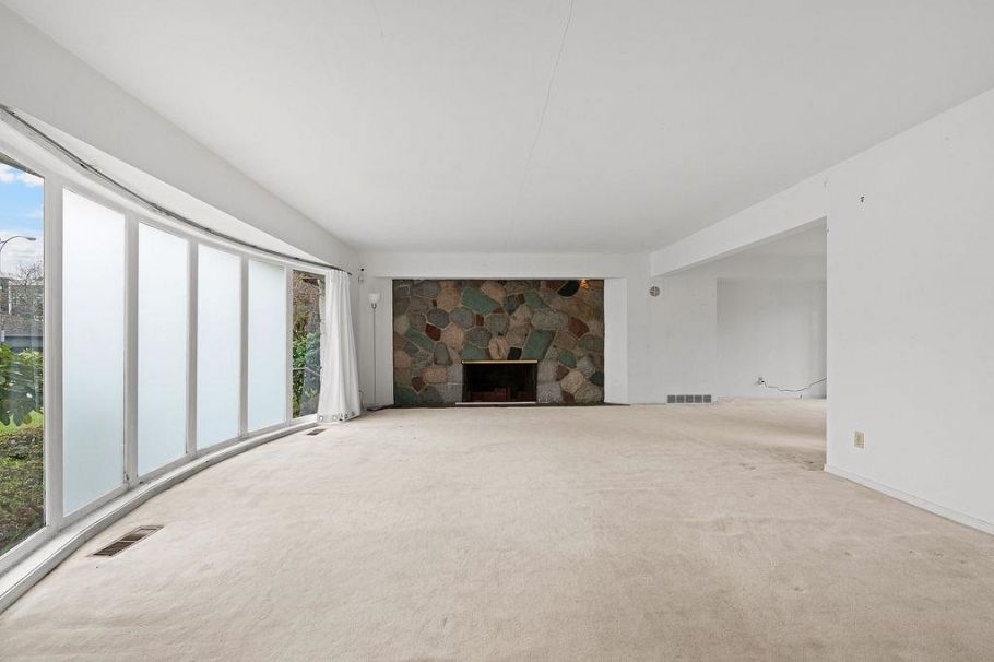 1042 W 48th Avenue Vancouver, BC - 3