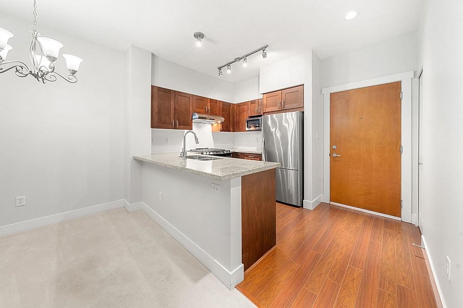 419 1111 E 27th Street North Vancouver, BC - 21