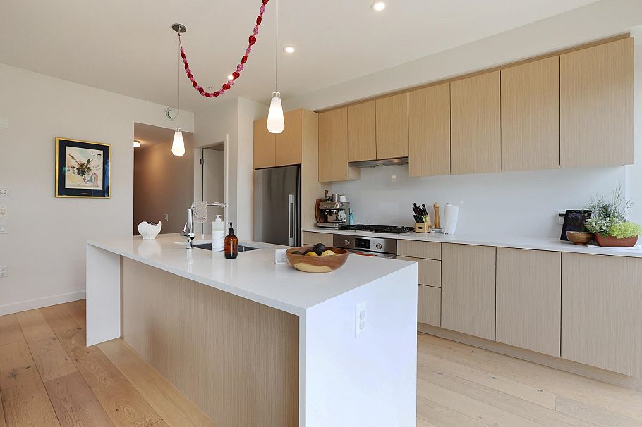 401 108 E 35 Avenue Vancouver, BC - 3