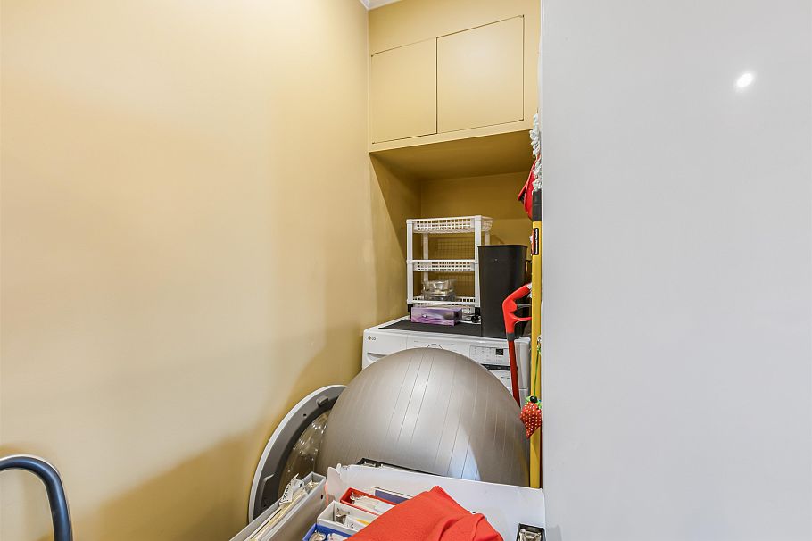 3732 W 2nd Avenue Vancouver, BC - 34