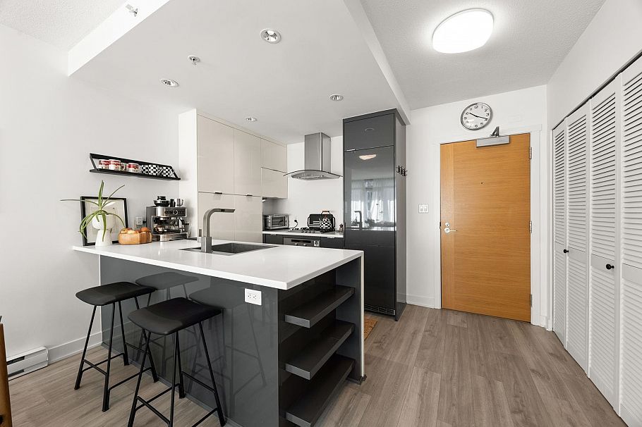 707 1777 W 7th Avenue Vancouver, BC - 9