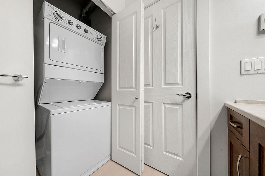 419 1111 E 27th Street North Vancouver, BC - 29
