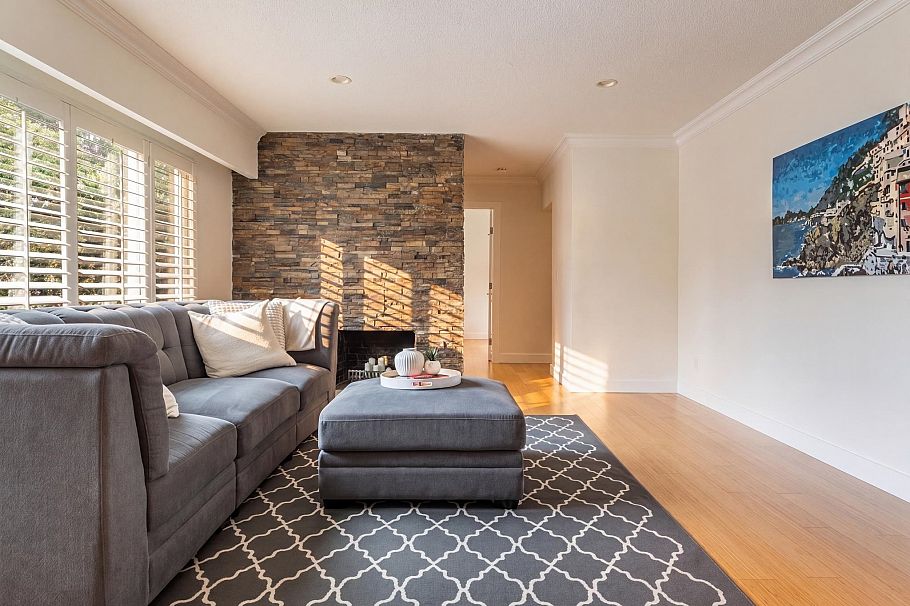744 Kilkeel Place North Vancouver, BC - 3