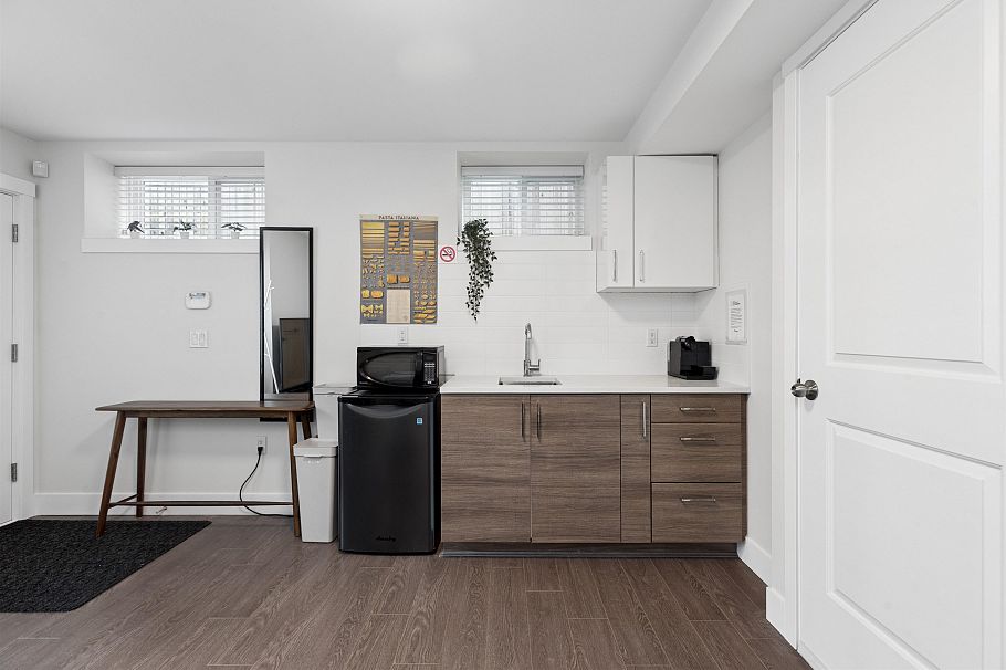 2275 E 34th Avenue Vancouver, BC - 29