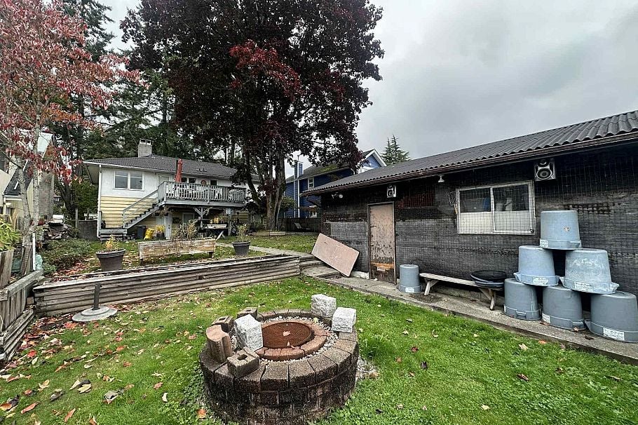 313 E 13th Street North Vancouver, BC - 8