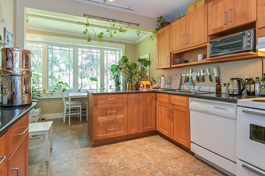 3422 - 3424 W 2nd Avenue Vancouver, BC - 17