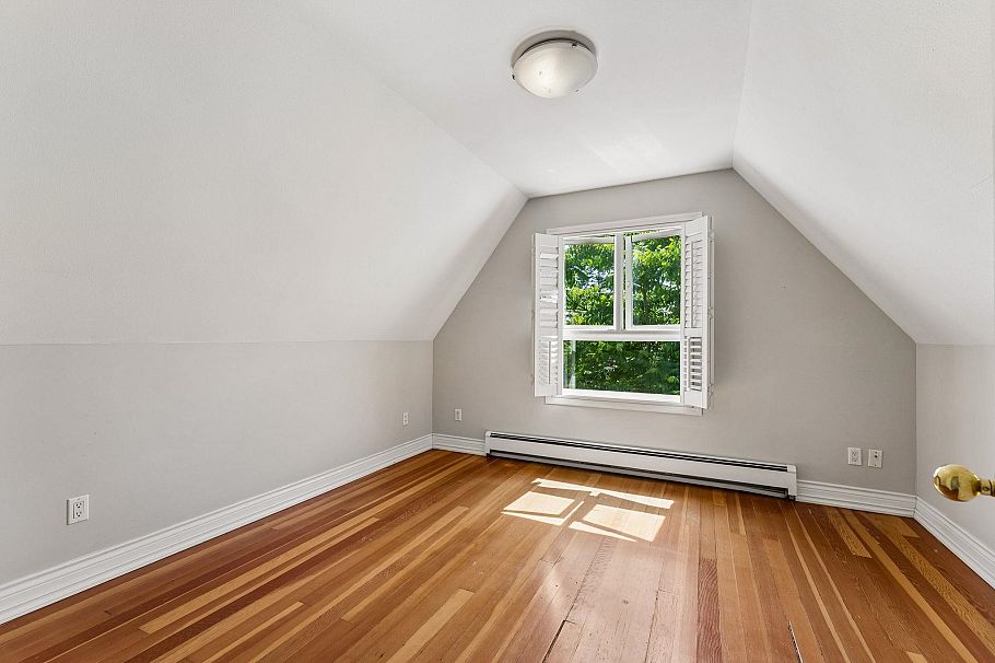 408 E 2nd Street North Vancouver, BC - 23