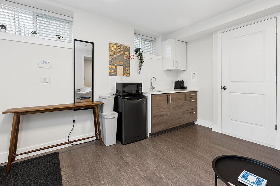 2275 E 34th Avenue Vancouver, BC - 23