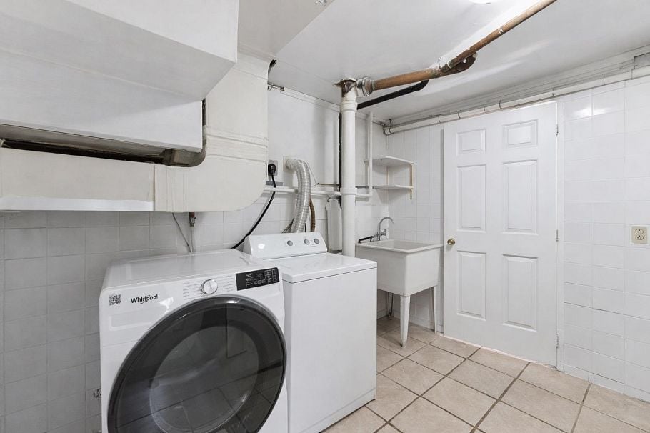 922 Canyon Boulevard North Vancouver, BC - 17