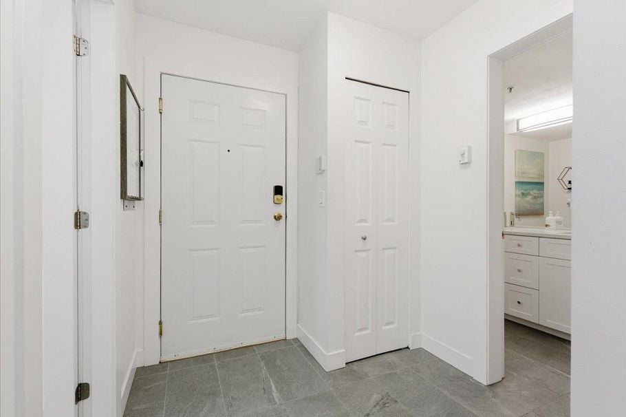 112 155 E 3rd Street North Vancouver, BC - 34