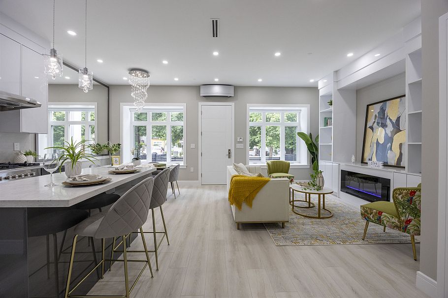 1 5808 Lanark Street Vancouver, BC - 5