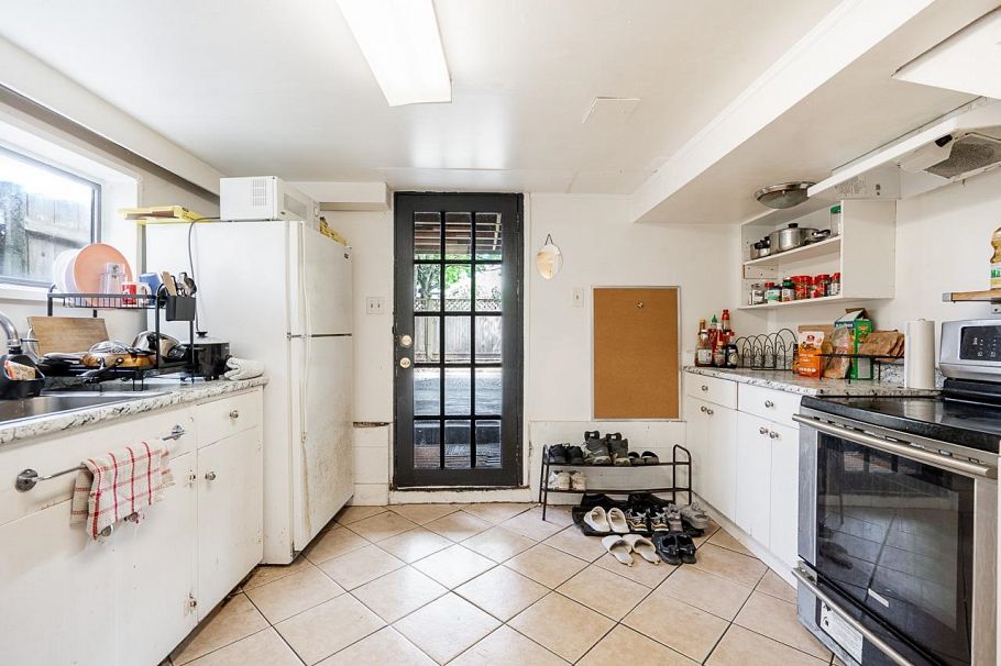 4413 W 13 Avenue Vancouver, BC - 22