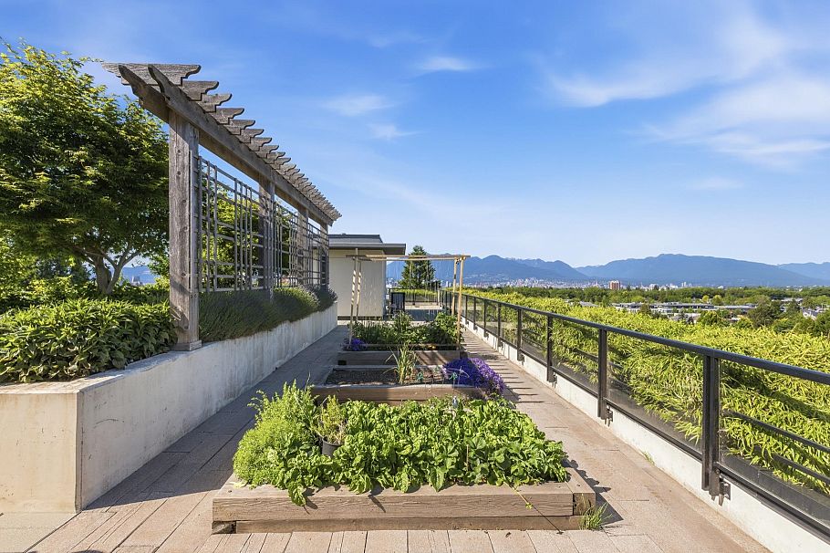 104 4488 Cambie Street Vancouver, BC - 18