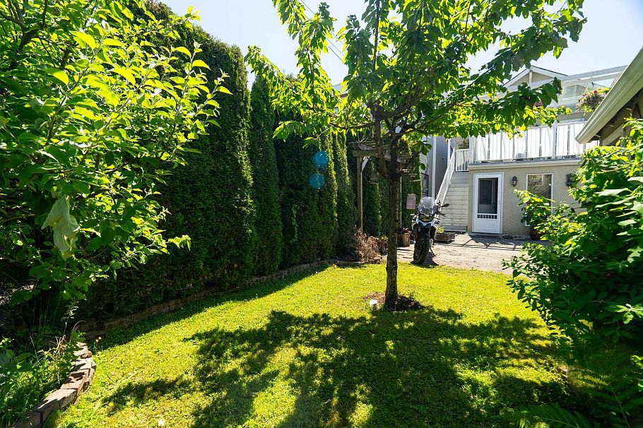 219 E 38th Avenue Vancouver, BC - 30