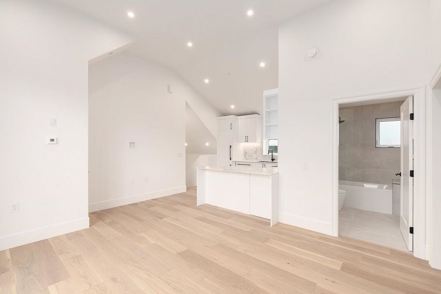 849 E 19th Avenue Vancouver, BC - 6