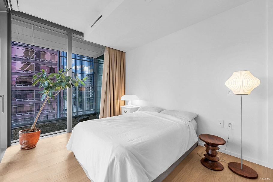 804 1568 Alberni Street Vancouver, BC - 4