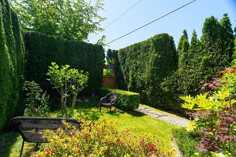 219 E 38th Avenue Vancouver, BC - 2