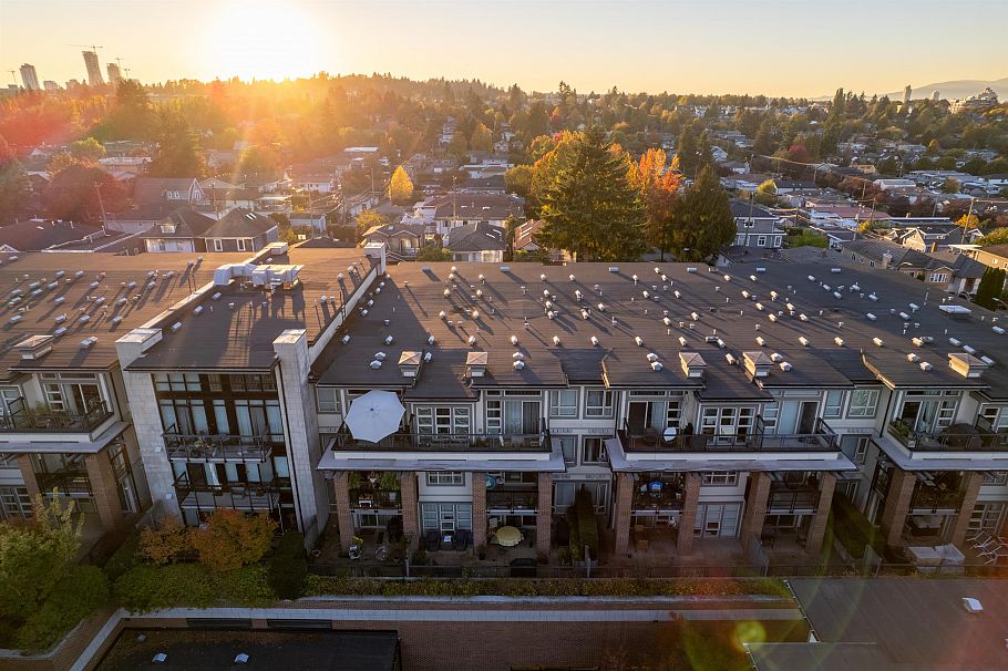 305 4550 Fraser Street Vancouver, BC - 26