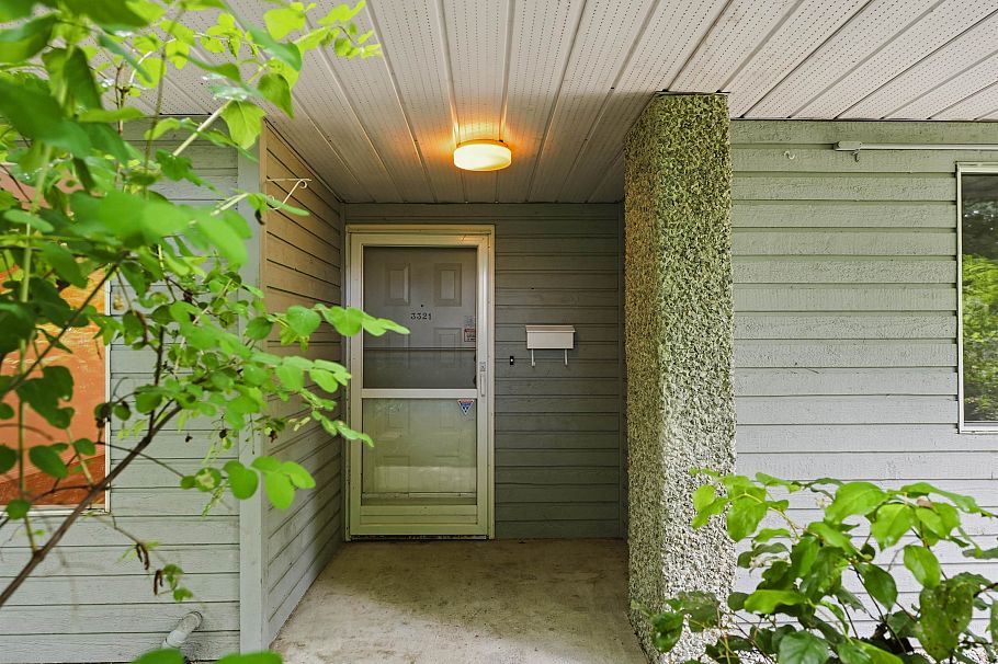 3321 Marquette Crescent Vancouver, BC - 3